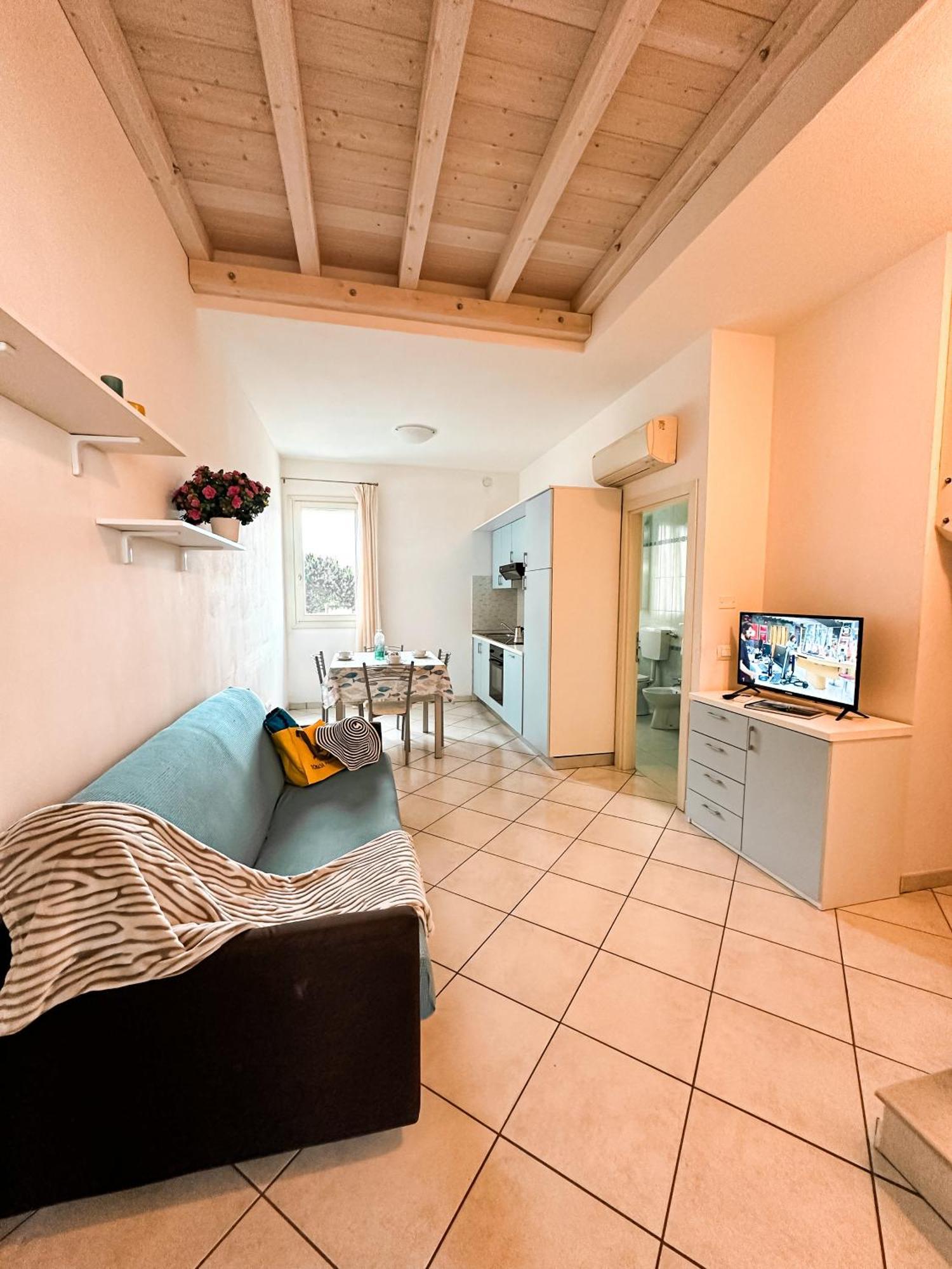Airone Bianco Village Apartahotel 4*